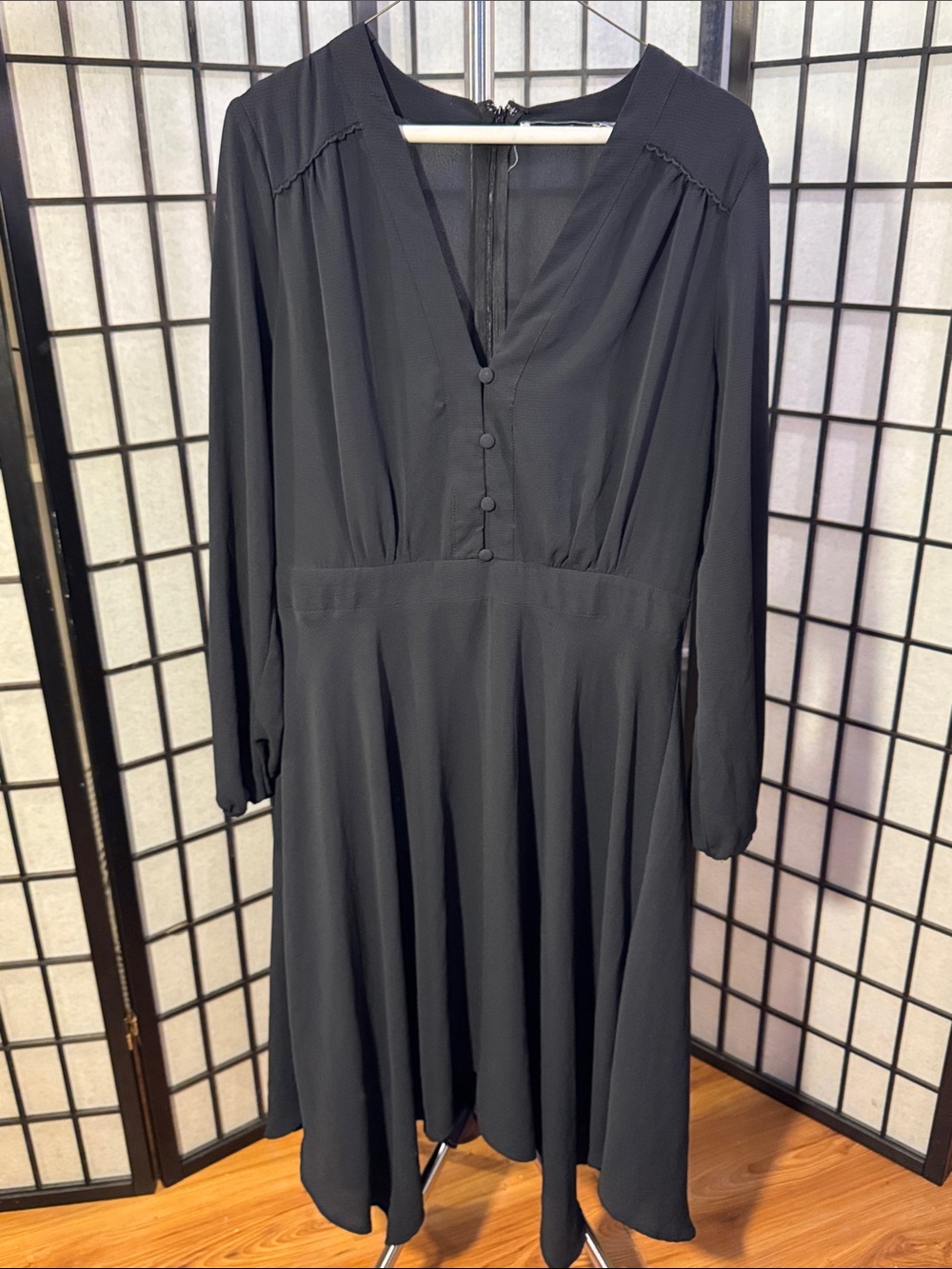 JustFab Black Long-Sleeve V-Neck Button-Front Midi Dress